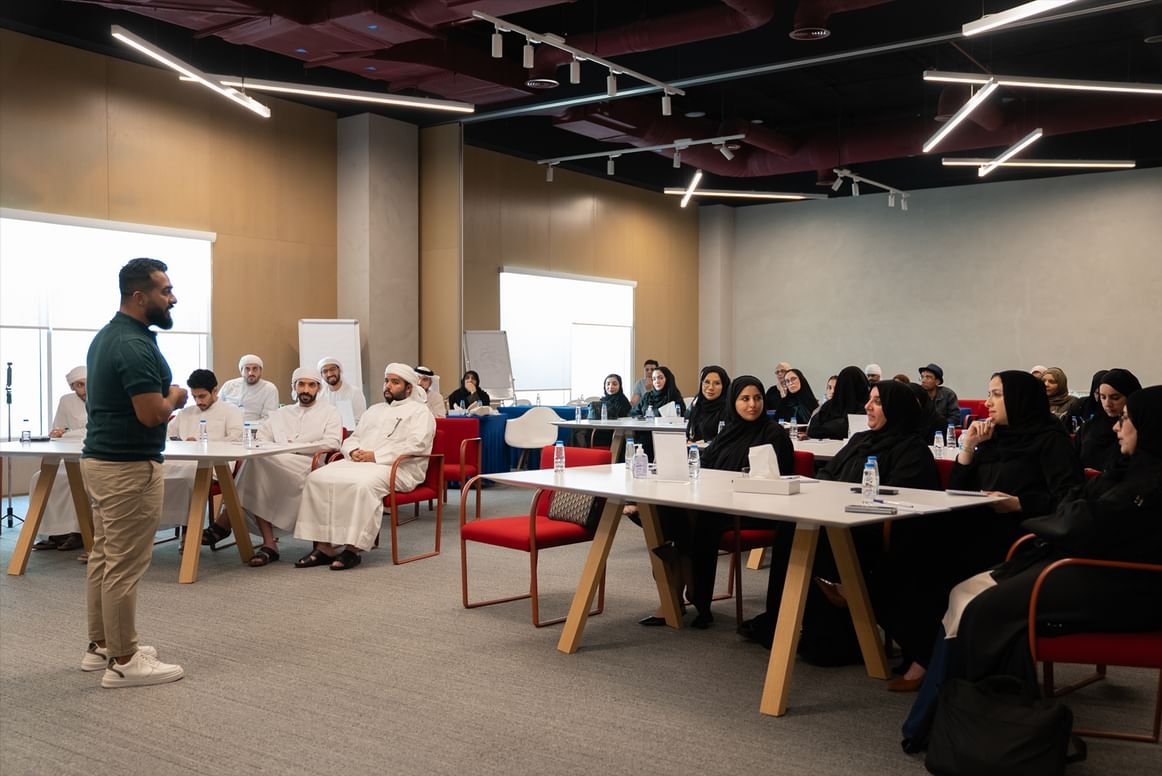 "رواد الشارقة" يؤهل 1414 مواطنا من رواد الأعمال عام 2024 1 "رواد الشارقة" يؤهل 1414 مواطنا من رواد الأعمال عام 2024