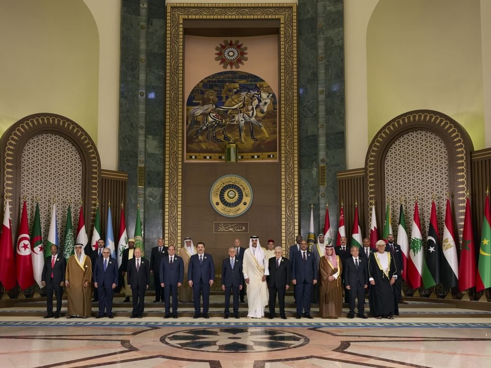 نيابة عن رئيس الدولة..منصور بن زايد يشارك في القمة العربية التي بدأت أعمالها في بغداد 1 منصور بن زايد