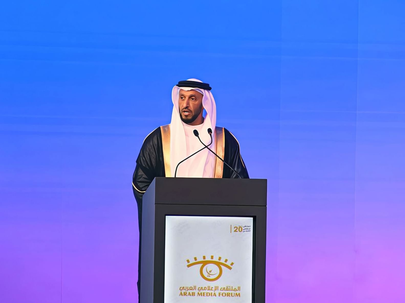 عبدالله آل حامد يترأس وفد الإمارات المشارك بـ"الملتقى العربي للإعلام" بالكويت 1 عبدالله آل حامد يترأس وفد الإمارات المشارك بـ"الملتقى العربي للإعلام" بالكويت