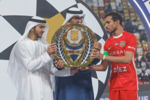 محمد بن راشد بن محمد يشهد تتويج "شباب الأهلي" بلقب دوري أدنوك للمحترفين