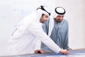 برئاسة أحمد بن سعيد وبحضور منصور بن محمد، مجلس إدارة "دبي الصحية" يستعرض أبرز إنجازات السنوات الثلاث الماضية وأثرها في الارتقاء بتجربة المرضى