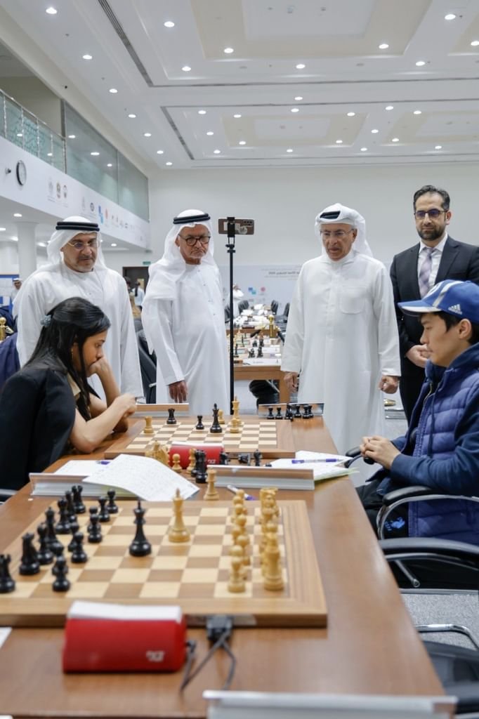 سالم عبدالرحمن يتقدم لوصافة "الشارقة لأساتذة الشطرنج" 1 سالم عبدالرحمن يتقدم لوصافة "الشارقة لأساتذة الشطرنج"