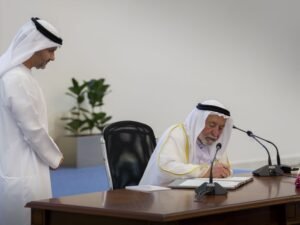 سلطان القاسمي يترأس الاجتماع الأول لمجلس الشارقة للتعليم العالي والبحث العلمي 2 سلطان القاسمي