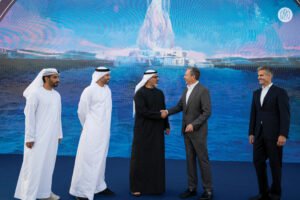 خالد بن محمد بن زايد يشهد الإعلان عن تطوير مشروع عالم ومنتجع ديزني الترفيهي في جزيرة ياس في أبوظبي