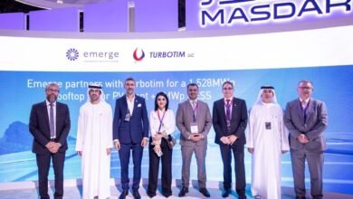 "إميرج" و"توربوتيم" توقعان اتفاقية لتطوير مشروع للطاقة الشمسية في رأس الخيمة