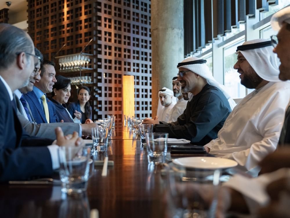 خالد بن محمد بن زايد ورئيس الإكوادور يبحثان تعزيز العلاقات الثنائية 1 خالد بن محمد بن زايد ورئيس الإكوادور يبحثان تعزيز العلاقات الثنائية