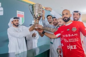 نهيان بن زايد يُتوج شباب الأهلي بكأس رئيس الدولة لكرة القدم