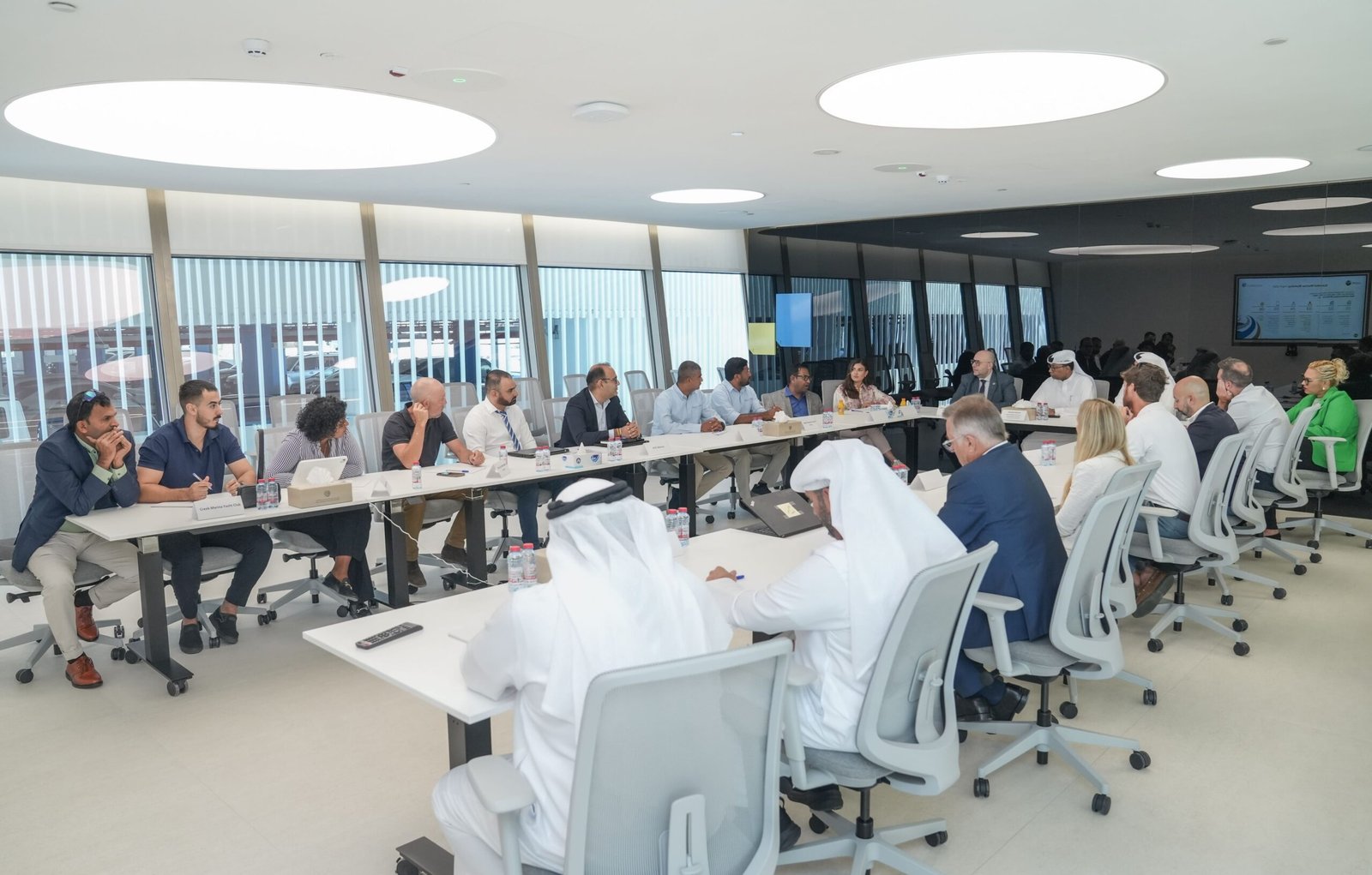 "دبي البحرية" تبحث مع ممثلي المراسي البحرية إجراءات تقديم الخدمات الفاخرة 1 دبي البحرية