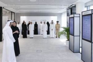 حمدان بن محمد: "ريادة الخدمات الحكومية منظومة متكاملة في دبي يلمس أثرها الناس في حياتهم"