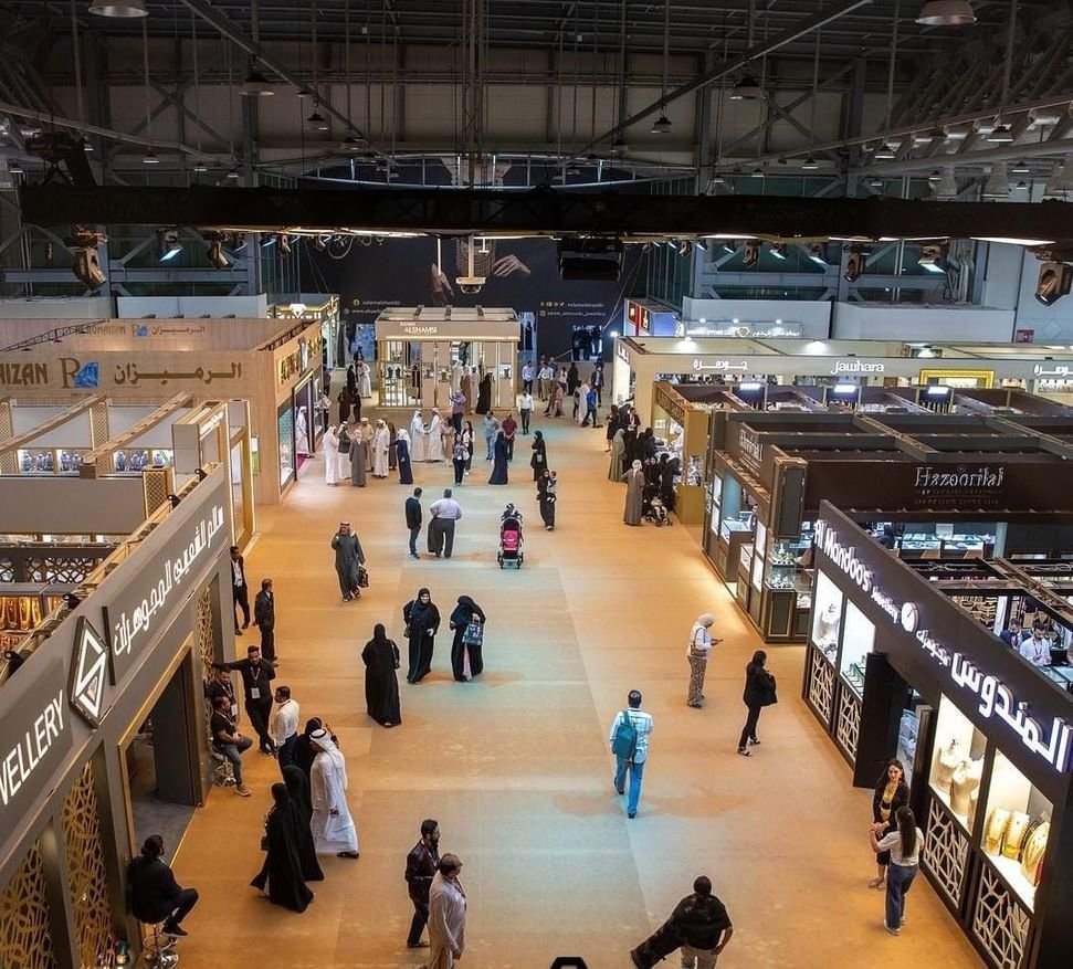 معرض الشرق الأوسط للساعات والمجوهرات ينطلق غداً في إكسبو الشارقة 1 معرض الشرق الأوسط للساعات والمجوهرات ينطلق غداً في إكسبو الشارقة