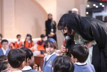 "خراريف ذاكرة الحكاية" تشد الأطفال فى مجلس إماراتي تقليدي بمعرض أبوظبي للكتاب