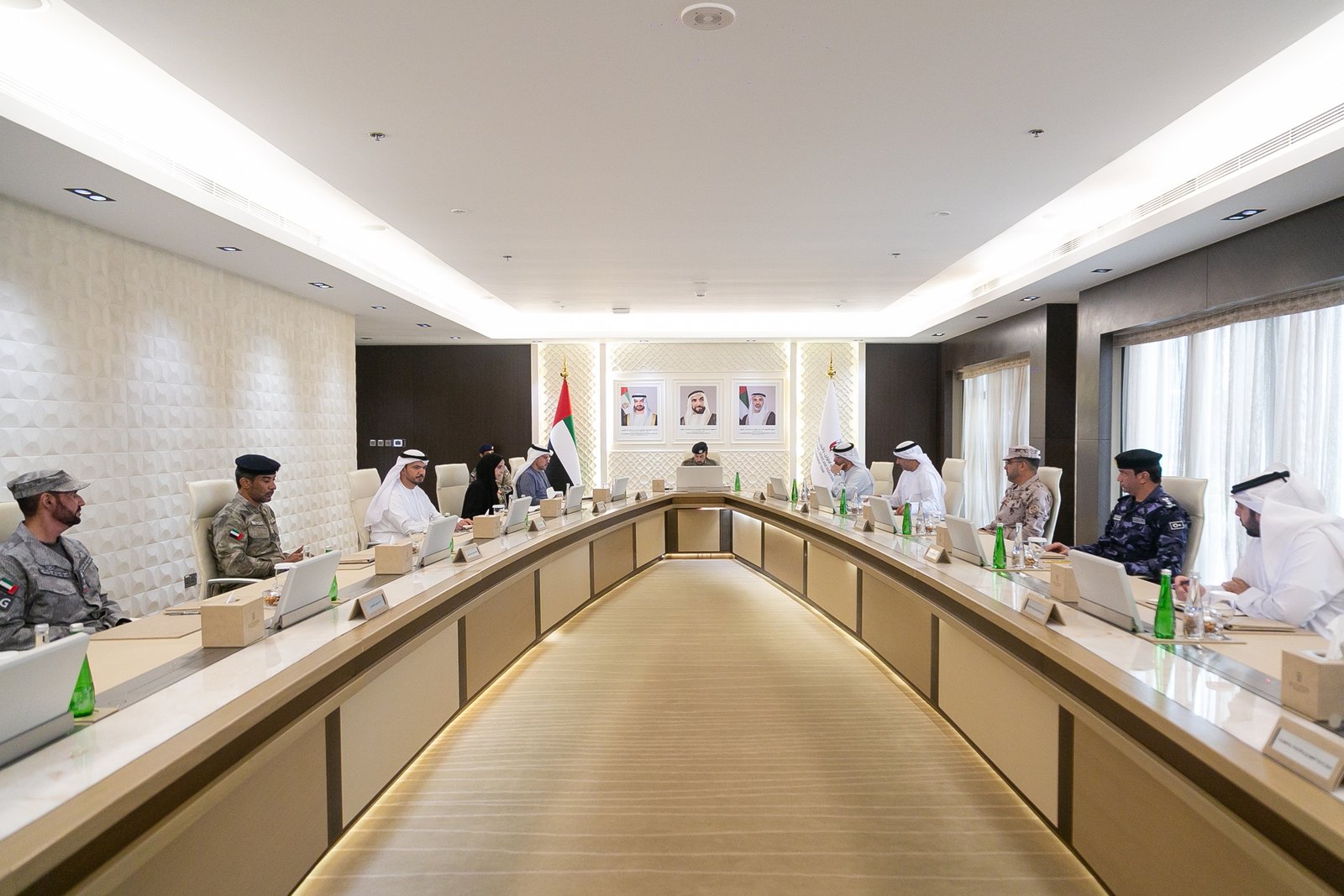 فريق إدارة الطوارئ والأزمات والكوارث لإمارة أبوظبي يستعرض جاهزية الإمارة في اجتماعه الأول خلال هذا العام 1 فريق إدارة الطوارئ والأزمات والكوارث لإمارة أبوظبي يستعرض جاهزية الإمارة في اجتماعه الأول خلال هذا العام