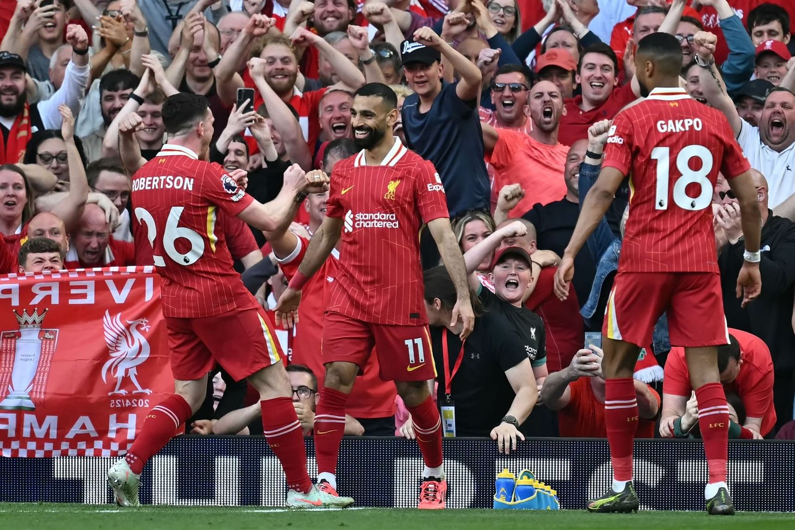 محمد صلاح يفوز بجائزة لاعب العام لرابطة كتاب كرة القدم في انجلترا للمرة الثالثة 1 محمد صلاح يفوز بجائزة لاعب العام لرابطة كتاب كرة القدم في انجلترا للمرة الثالثة