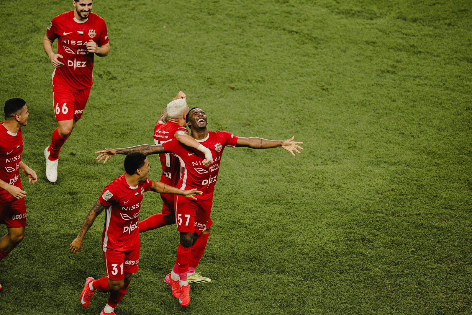 شباب الأهلي يفوز على الشارقة ويتوج بطلا لكأس رئيس الدولة 1 شباب الأهلي يفوز على الشارقة ويتوج بطلا لكأس رئيس الدولة