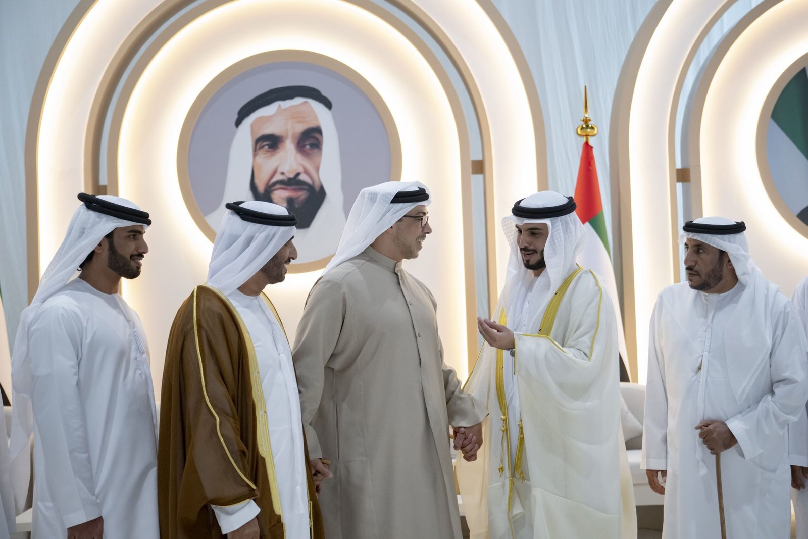 منصور بن زايد يحضر أفراح الفلاحي والمزروعي 1 منصور بن زايد