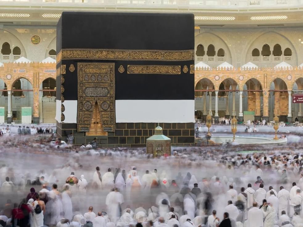 حجاج بيت الله الحرام يؤدون طواف الإفاضة في أجواء إيمانية وخدمات متكاملة 1 حجاج بيت الله الحرام يؤدون طواف الإفاضة في أجواء إيمانية وخدمات متكاملة