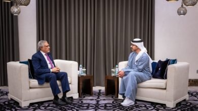 عبدالله بن زايد يستقبل نائب رئيس الوزراء وزير الخارجية الباكستاني