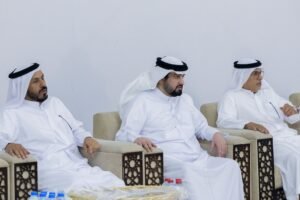 أحمد بن محمد يقدّم واجب العزاء في وفاة محمد سهيل العامري