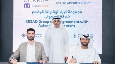 "كيزاد" توقع اتفاقية مع شركتين لإقامة مستودعات حديثة