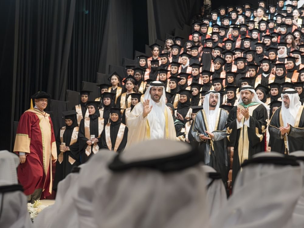 سلطان بن أحمد القاسمي يشهد حفل تخريج طالبات جامعة الشارقة 1 سلطان بن أحمد القاسمي