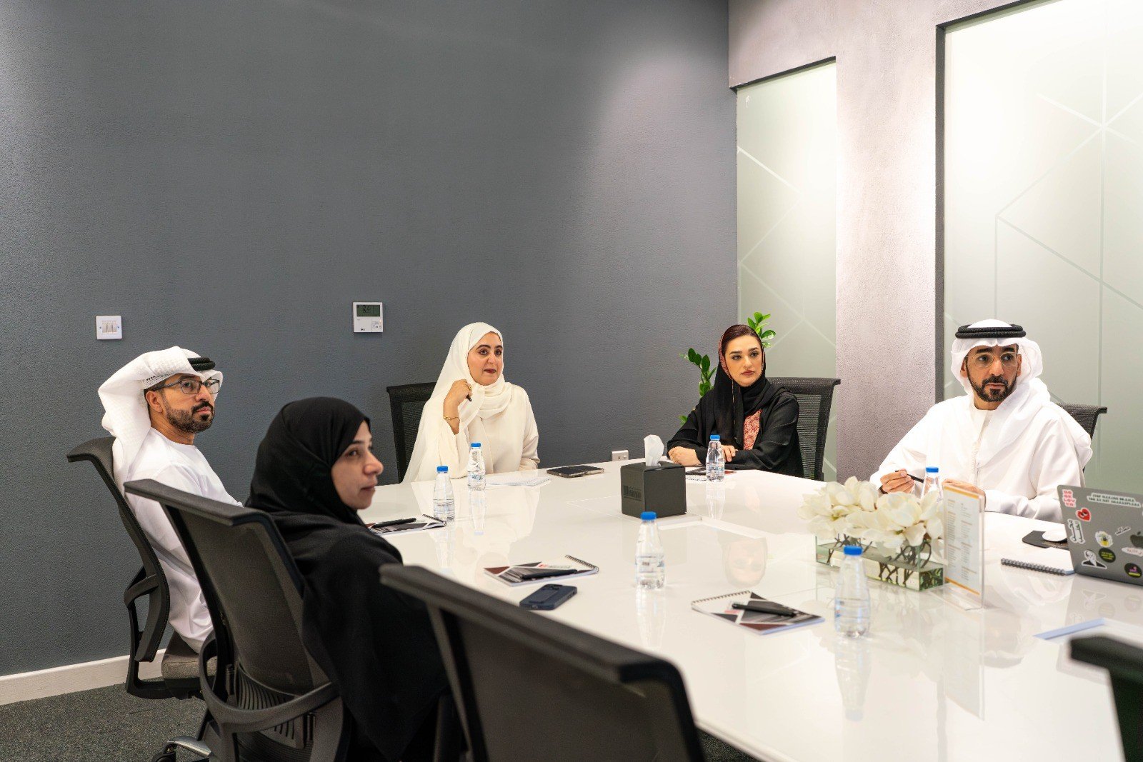 مجلس إدارة جمعية الناشرين الإماراتيين يعقد اجتماعه الثاني ويؤكد التزامه باستدامة صناعة النشر وتمكين الناشر الإماراتي 1 مجلس إدارة جمعية الناشرين الإماراتيين