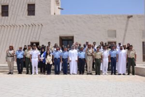 شرطة أبوظبي تُطلع وفد كلية الدفاع الوطني على متحف المقطع