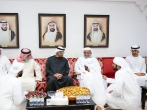 رئيس الدولة يقدم واجب العزاء في وفاة محمد مبارك المنصوري