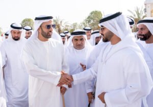 ولي عهد رأس الخيمة يلتقي أبناء قبيلة الحبوس في مجلس "البيت متوحد"