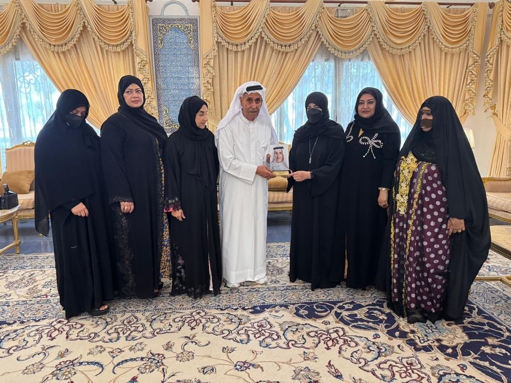 عبدالملك بن كايد يلتقي وفدا من جمعية الإمارات لرعاية وبر الوالدين 1 عبدالملك بن كايد يلتقي وفدا من جمعية الإمارات لرعاية وبر الوالدين