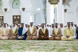 رئيس الدولة يؤدي صلاة عيد الأضحى في جامع الشيخ زايد في أبوظبي