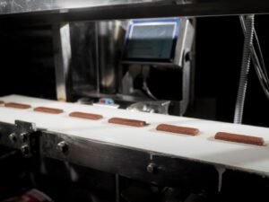 يصدر لأكثر من 90 دولة.. "مصنع البركة للتمور".. نموذج ريادي لنمو وتوسع الصناعات الغذائية المبتكرة في دبي