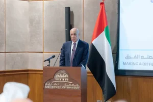 سلطان بن أحمد القاسمي يكرم الفائزين بالدورة 22 لجائزة الشارقة لأفضل أطروحة دكتوراه في العلوم الإدارية والمالية في الوطن العربي