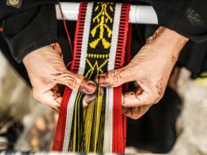 هيئة أبوظبي للتراث تطلق برنامج "حشمة وأناقة" احتفاءً بتراث المرأة الإماراتية