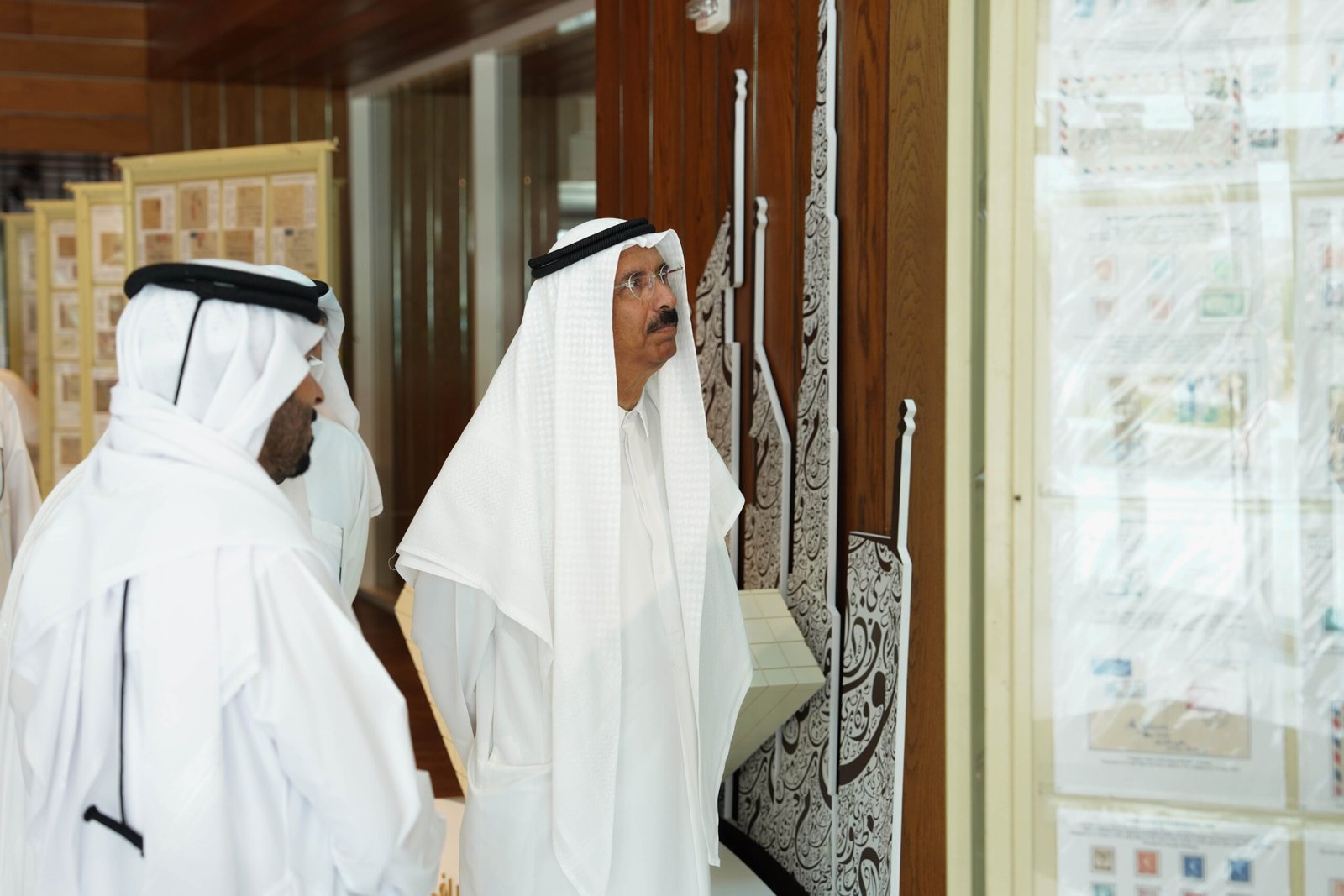 بين أروقة مكتبة محمد بن راشد.. الطوابع تحكي قصة وطن وتوثّق الهوية للأجيال 1 بين أروقة مكتبة محمد بن راشد.. الطوابع تحكي قصة وطن وتوثّق الهوية للأجيال