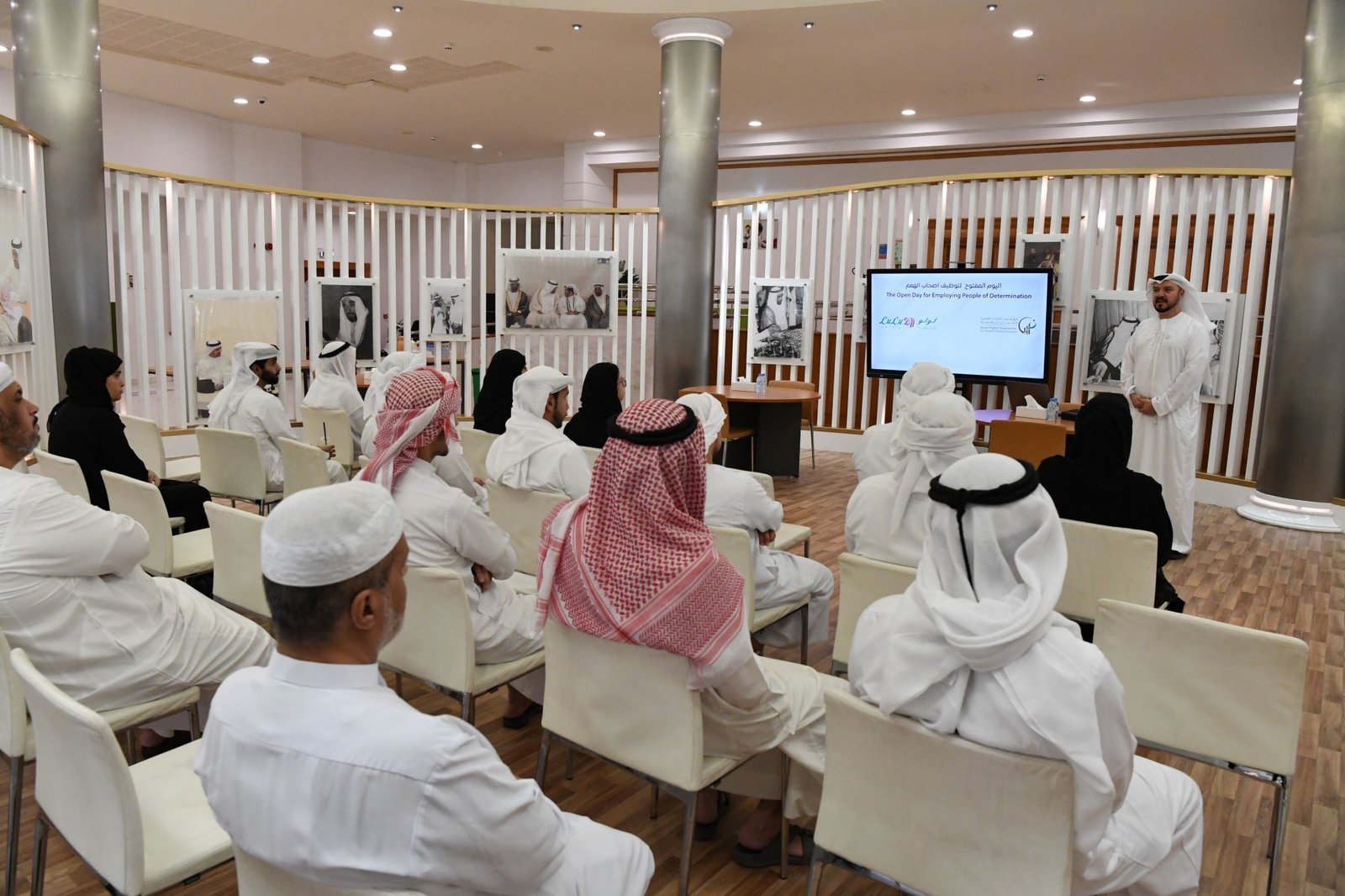 مؤسسة "زايد العليا" ومجموعة "اللولو" تنظمان يوماً مفتوحاً لتوظيف 15 من أصحاب الهمم 1 زايد العليا