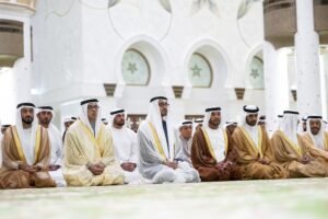 رئيس الدولة يؤدي صلاة عيد الأضحى في جامع الشيخ زايد في أبوظبي