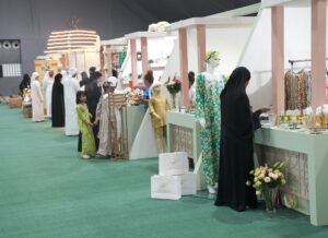 محلات متخصصة للمنتجات التراثية والزراعية والرطب.. مهرجان "ليوا" يفتح باب المشاركة في السوق الشعبي