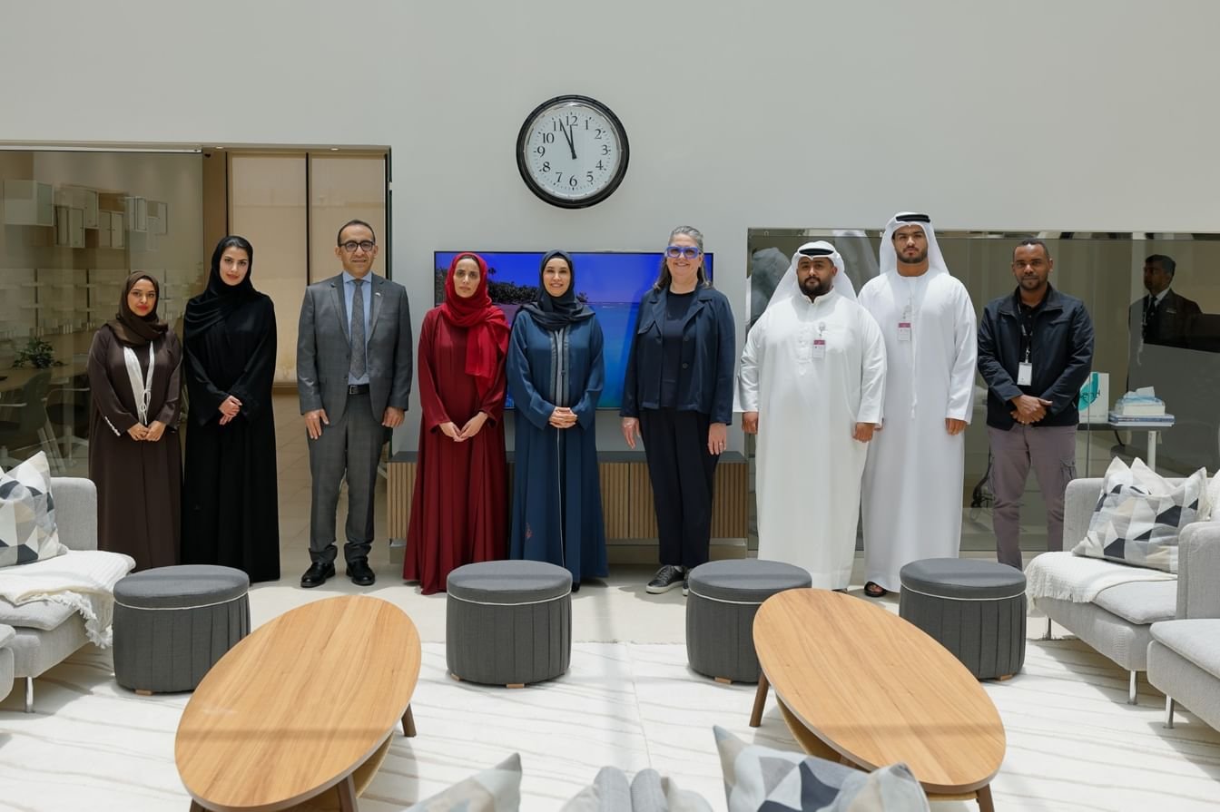 وفد من القنصلية الأمريكية يطلع على جهود "دبي لرعاية النساء" في دعم ضحايا الاتجار بالبشر 1 وفد من القنصلية الأمريكية يطلع على جهود "دبي لرعاية النساء" في دعم ضحايا الاتجار بالبشر