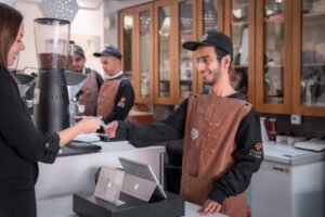 شركة الإمارات للسيارات توظف مواطنين إماراتيين من أصحاب الهمم عبر مبادرة "بي كافيه"