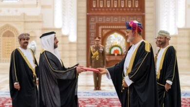 سفير الإمارات يقدم أوراق اعتماده إلى سلطان عُمان
