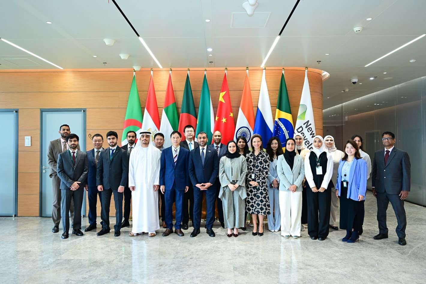 "المالية" توعي الطلبة الإماراتيين في الصين بفرص العمل المالي الدولي 1 "المالية" توعي الطلبة الإماراتيين في الصين بفرص العمل المالي الدولي