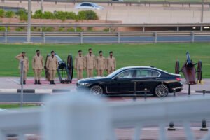 سلطان القاسمي يؤدي صلاة عيد الأضحى المبارك في مسجد الشارقة