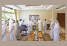 سعود بن صقر يطّلع على إستراتيجية الأرشيف والمكتبة الوطنية