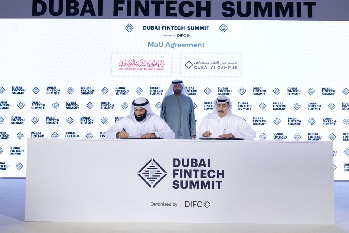 دبي للموارد البشرية و”كامبس دبي” يتعاونان لتأهيل 10 آلاف شخص في الذكاء الاصطناعي بحلول 2030