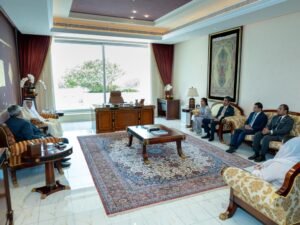سعود بن صقر يستقبل سفير ماليزيا