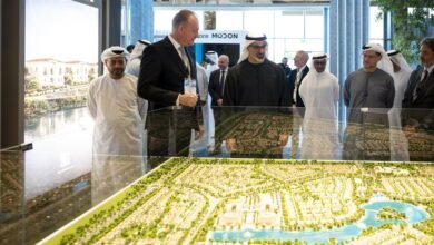 خالد بن محمد بن زايد يشهد جانباً من فعاليات قمة أبوظبي للبنية التحتية