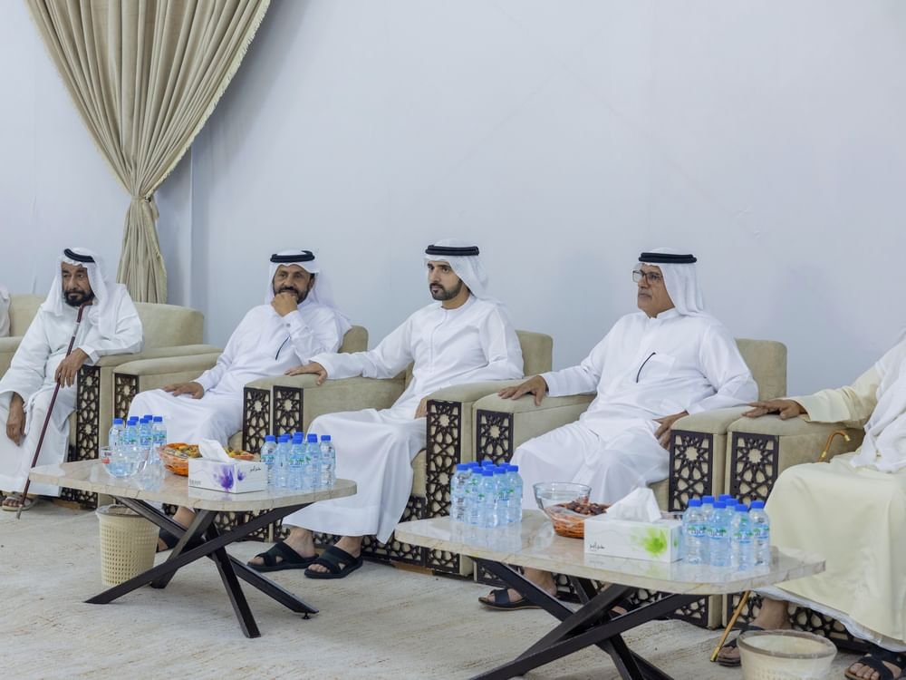 حمدان بن محمد يقدّم واجب العزاء في وفاة محمد سهيل بن عويضان العامري 1 حمدان بن محمد يقدّم واجب العزاء في وفاة محمد سهيل بن عويضان العامري