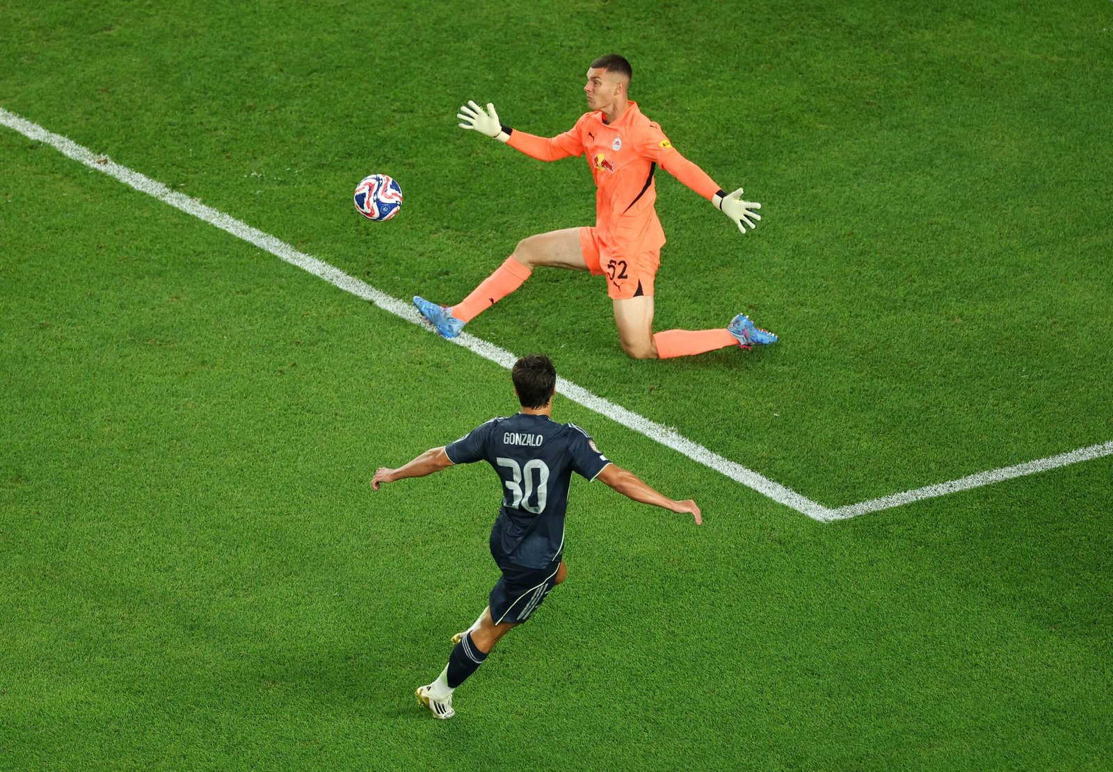 ريال مدريد والهلال يتأهلان لدور الـ16 من مونديال الأندية 1 ريال مدريد والهلال يتأهلان لدور الـ16 من مونديال الأندية