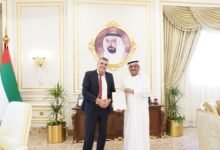 إستشاري الشارقة يبحث التعاون مع وفدين من روسيا والهند