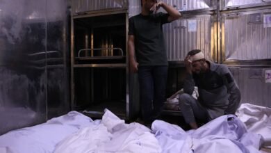 القصف والمجاعة يقتلان 7 فلسطينيين في غزة